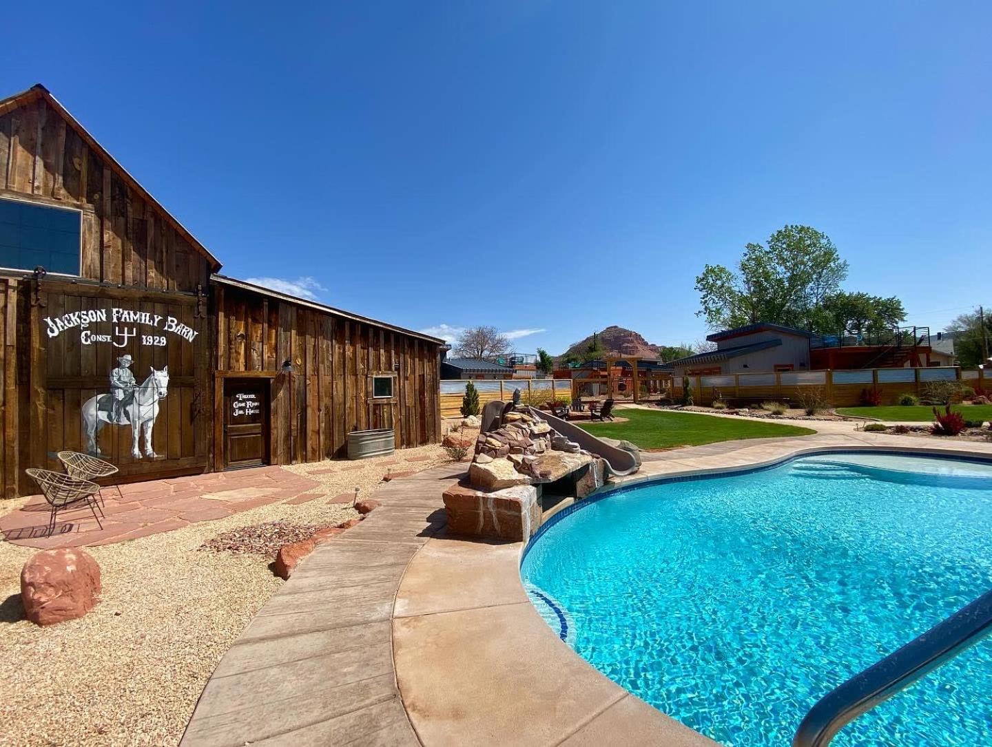 Timber & Tin F 2Bed 2Bath W Pool & Rooftop Deck Канаб Экстерьер фото